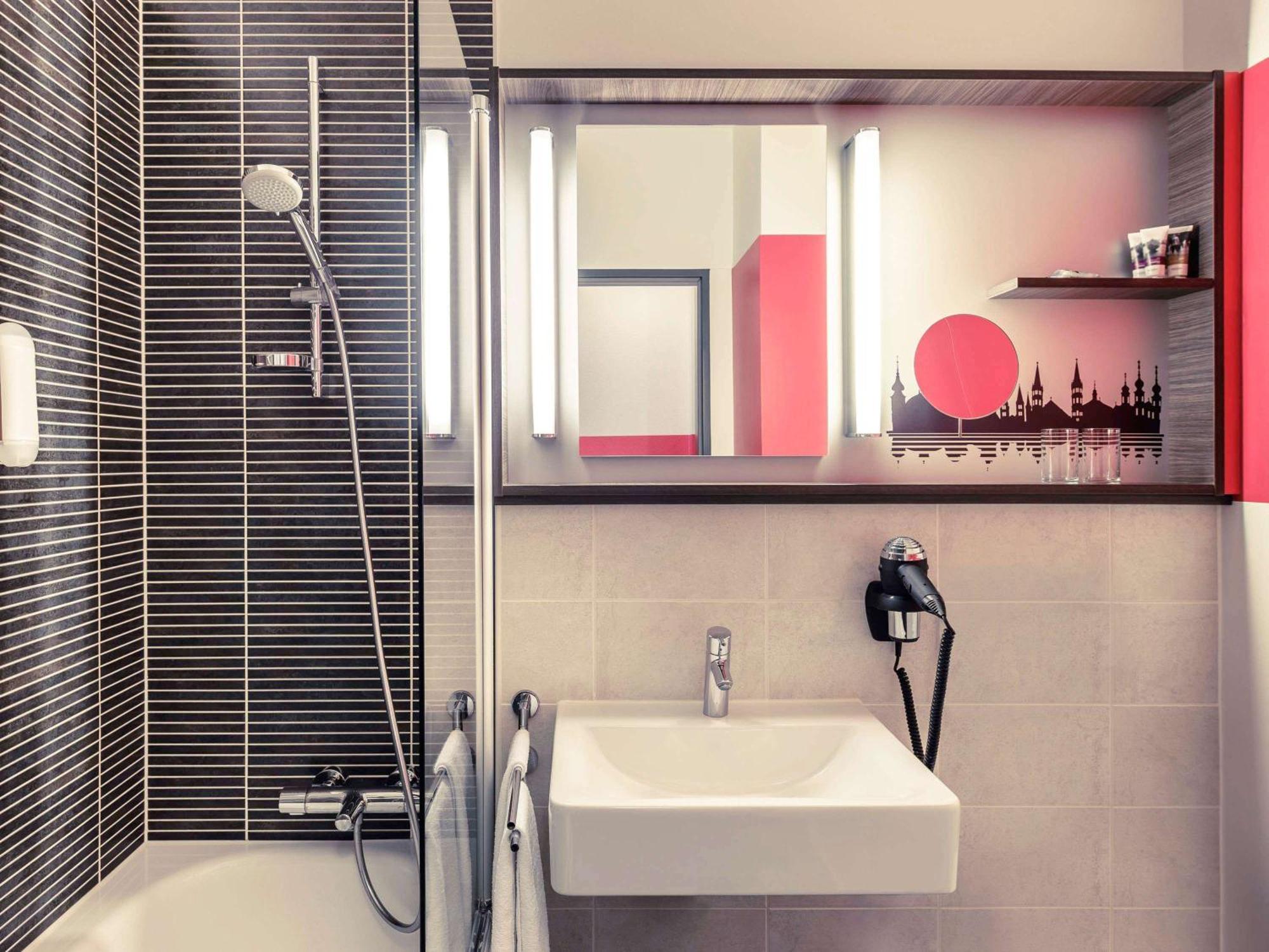 Mercure Hotel Wuerzburg Am Mainufer Екстер'єр фото